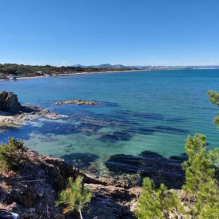 Апартаменты Vue Panoramique Jusqu Aux Iles D Йер